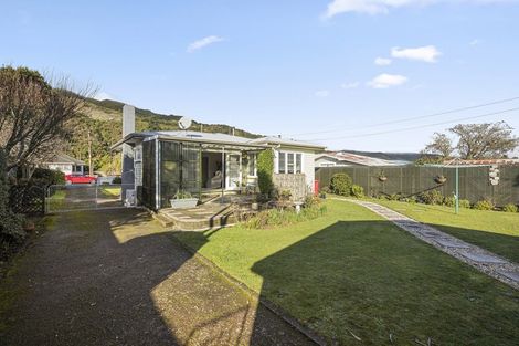 Photo of property in 68 Peel Place, Wainuiomata, Lower Hutt, 5014