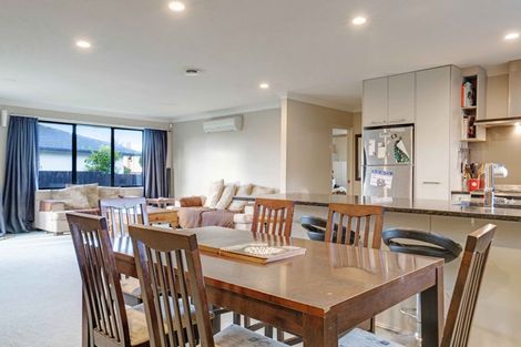 Photo of property in 5a Rewa Street, New Lynn, Auckland, 0600