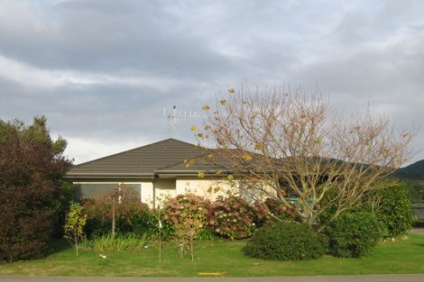 Photo of property in 104 Makarini Street, Paraparaumu, 5032
