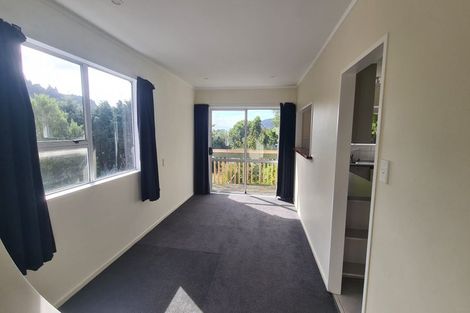 Photo of property in 13 Westhaven Drive, Tawa, Wellington, 5028