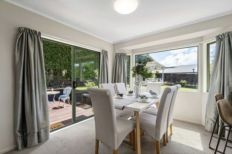 Photo of property in 2/883 East Coast Road, Northcross, Auckland, 0632