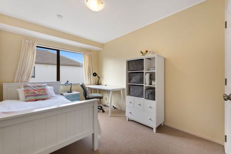 Photo of property in 21b Eastern Beach Road, Eastern Beach, Auckland, 2012