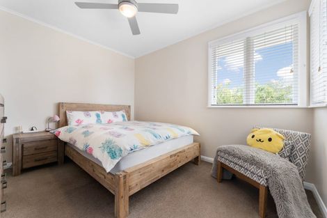 Photo of property in 1/625 Beach Road, Rothesay Bay, Auckland, 0630