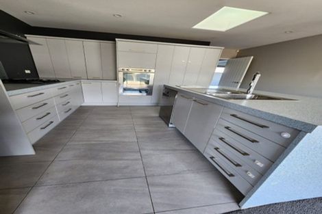 Photo of property in 26 Foresters Crescent, Parklands, Christchurch, 8083