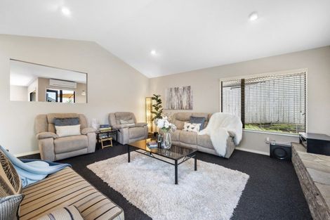 Photo of property in 27 Lansell Drive, East Tamaki Heights, Auckland, 2016