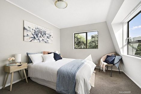 Photo of property in 7 View Road, Houghton Bay, Wellington, 6023