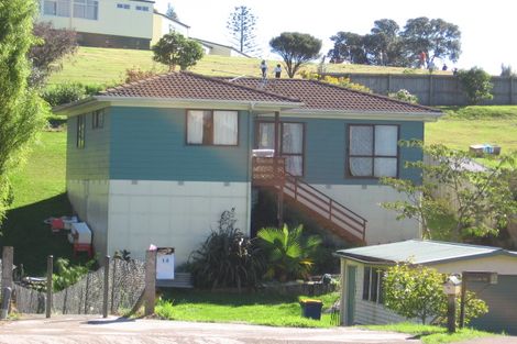 Photo of property in 14 Panzic Place, Glen Eden, Auckland, 0602