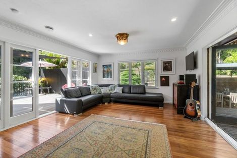 Photo of property in 31 Valley Road, Titirangi, Auckland, 0604