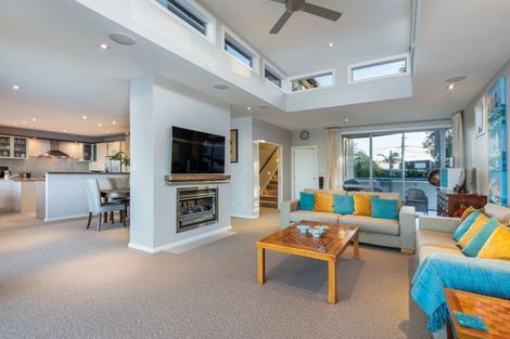 Photo of property in 52 Seacliffe Avenue, Belmont, Auckland, 0622