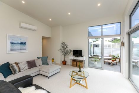 Photo of property in 4 Mackillop Way, Brooklands, New Plymouth, 4310