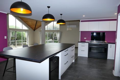 Photo of property in 36 Freyberg Crescent, Waikanae Beach, Waikanae, 5036