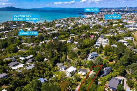 Photo of property in 2/74 Braemar Road, Castor Bay, Auckland, 0620