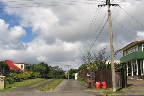 Photo of property in 2/84 East Coast Road, Milford, Auckland, 0620