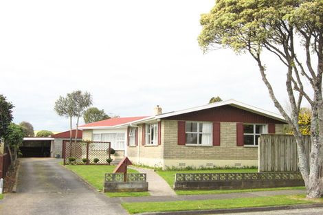 Photo of property in 21 Waiwera Place, Merrilands, New Plymouth, 4312