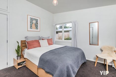 Photo of property in 11 Lyndfield Lane, Newlands, Wellington, 6037