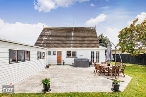 Photo of property in 22 Lyndale Place, Kelvin Grove, Palmerston North, 4414