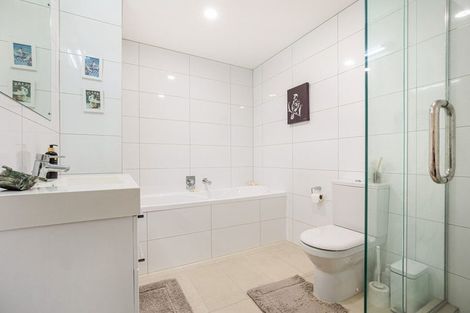 Photo of property in 42 Eaves Bush Parade, Orewa, 0931