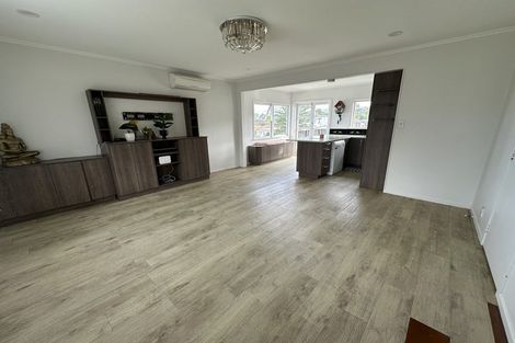 Photo of property in 19 Camelot Place, Glenfield, Auckland, 0629