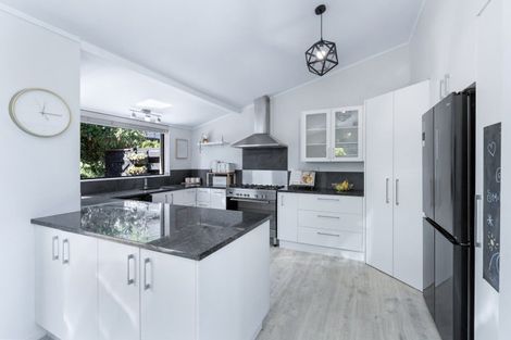 Photo of property in 1 Mohua Street, Waikanae, 5036