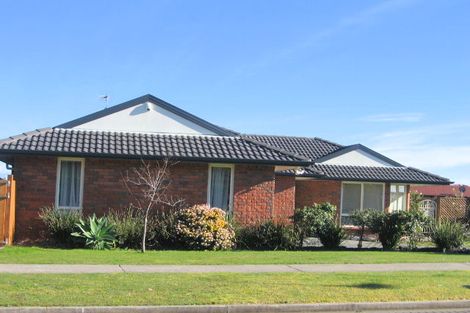 Photo of property in 19 Dairyland Drive, East Tamaki Heights, Auckland, 2016