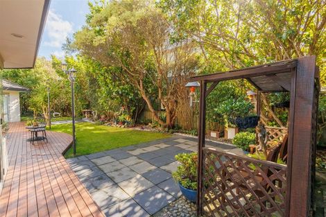 Photo of property in 6 Gresford Place, Churton Park, Wellington, 6037