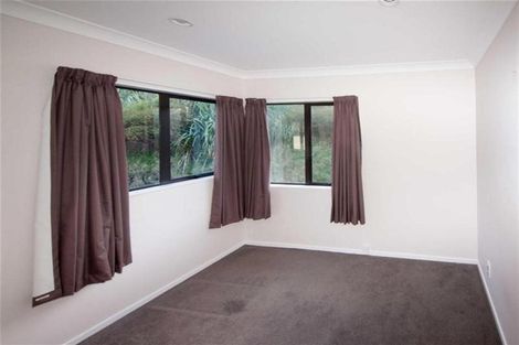 Photo of property in 27 Gifford Grove, Churton Park, Wellington, 6037
