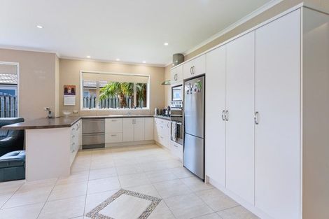 Photo of property in 17 Edgewater Street, Waikanae, 5036