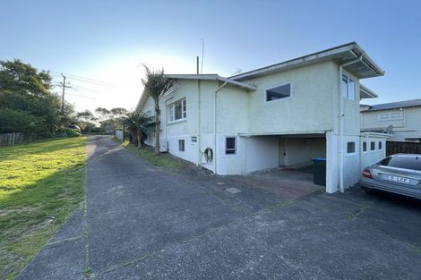 Photo of property in 492 Blockhouse Bay Road, Blockhouse Bay, Auckland, 0600