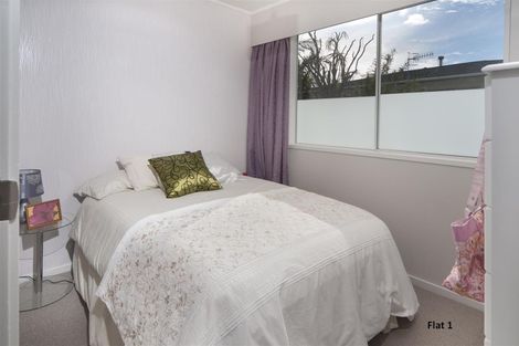 Photo of property in 1/200 Chivalry Road, Glenfield, Auckland, 0629