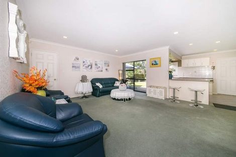 Photo of property in 14 Brittas Place, East Tamaki, Auckland, 2016