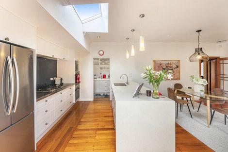 Photo of property in 96 Ranui Crescent, Khandallah, Wellington, 6035