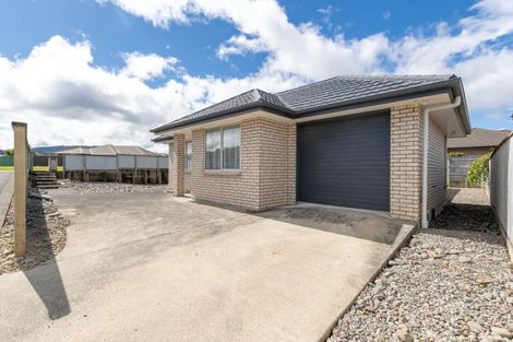 Photo of property in 72 Sunstone Crescent, Timberlea, Upper Hutt, 5018