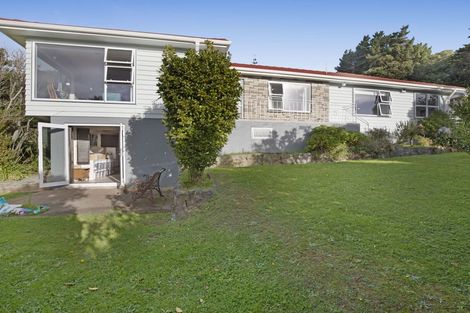 Photo of property in 13 Wilmshurst Place, Tawa, Wellington, 5028
