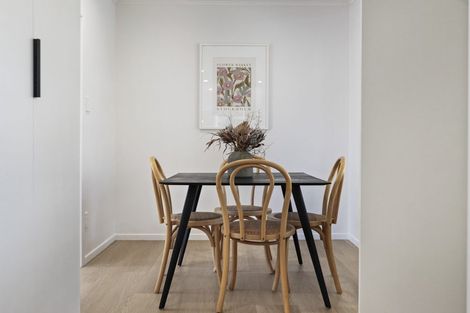 Photo of property in 12 Kiernan Place, Kelston, Auckland, 0602