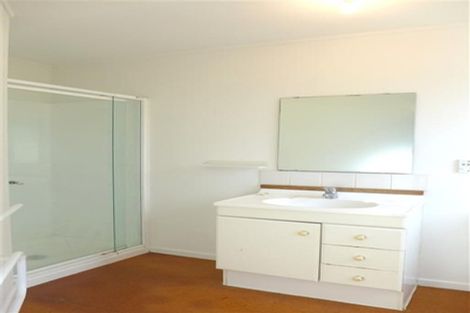 Photo of property in 25 Miriam Corban Heights, Henderson, Auckland, 0612