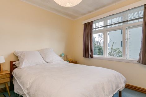 Photo of property in 218 Oriental Parade, Oriental Bay, Wellington, 6011