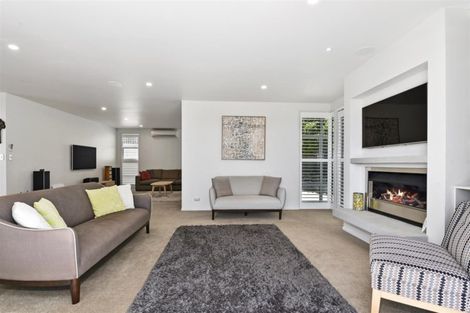Photo of property in 21a Sharon Road, Waiake, Auckland, 0630