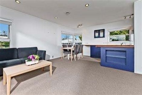 Photo of property in 10 Saffron Street, Birkdale, Auckland, 0626