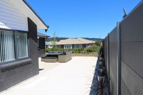 Photo of property in 32 Filmer Crescent, Wallaceville, Upper Hutt, 5018