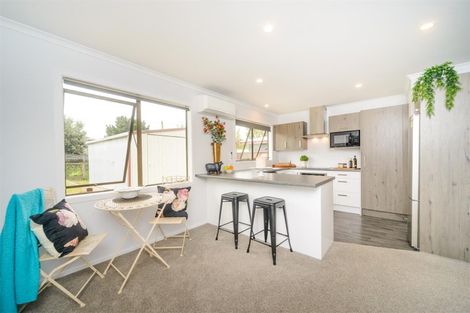 Photo of property in 62 Bridge Street, Bulls, 4818