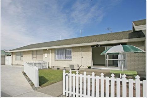Photo of property in 3/12 Peer Street, Upper Riccarton, Christchurch, 8041