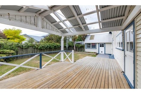 Photo of property in 2/96 Kerrs Road, Avonside, Christchurch, 8061