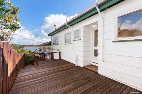 Photo of property in 3/23 Craigbank Avenue, New Lynn, Auckland, 0600