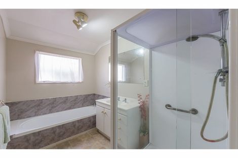 Photo of property in 2/919 Whangaparaoa Road, Manly, Whangaparaoa, 0930