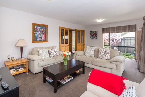 Photo of property in 2/8 Herbs Place, Cashmere, Christchurch, 8022