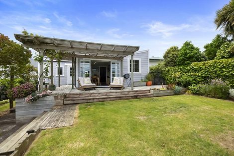 Photo of property in 60 Gover Street, New Plymouth, 4310