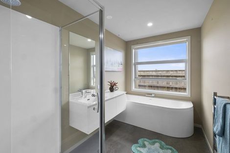 Photo of property in 5 Greenpath Lane, Hurworth, New Plymouth, 4310