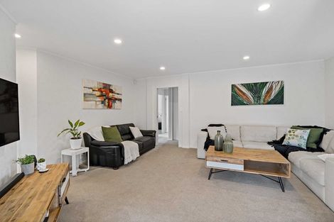Photo of property in 8 Sheriff Place, Randwick Park, Auckland, 2105