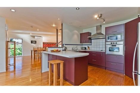 Photo of property in 19a Clairville Crescent, Wai O Taiki Bay, Auckland, 1072