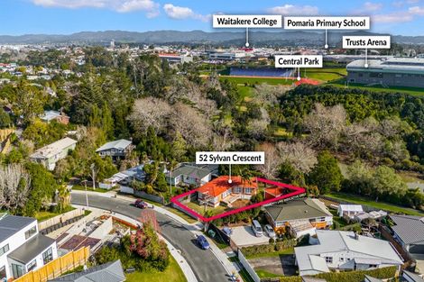 Photo of property in 52 Sylvan Crescent, Te Atatu South, Auckland, 0610